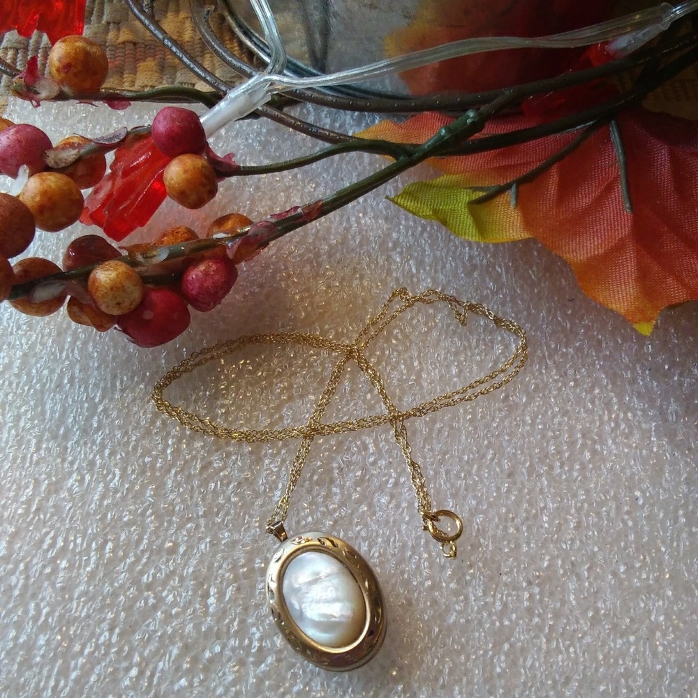 Vintage 1/20 14ktgf locket